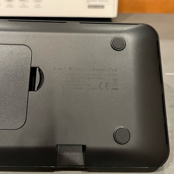 Wireless Charger, Seneo 2 in 1 Dual Wireless Charging Pad with iWatch Stand - Picture 12 of 15